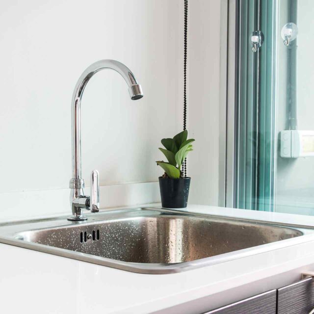 https://plumbing.best-local-services.com/wp-content/uploads/2018/10/gallery_projects_19-640x640.jpg