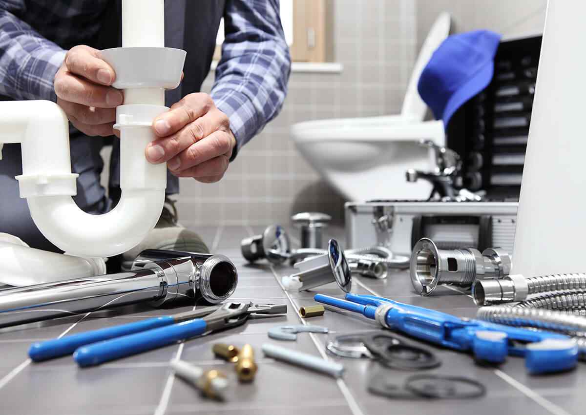 https://plumbing.best-local-services.com/wp-content/uploads/2018/10/inner_professionals_01.jpg